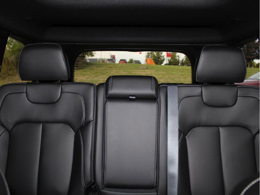 New 2025 Jeep Grand Cherokee Limited w/ Luxury Tech Group II image 22