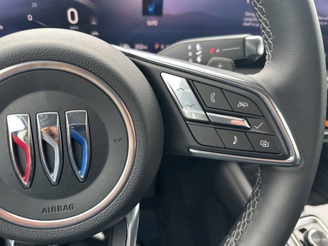 Used 2025 Buick Envision Preferred image 19