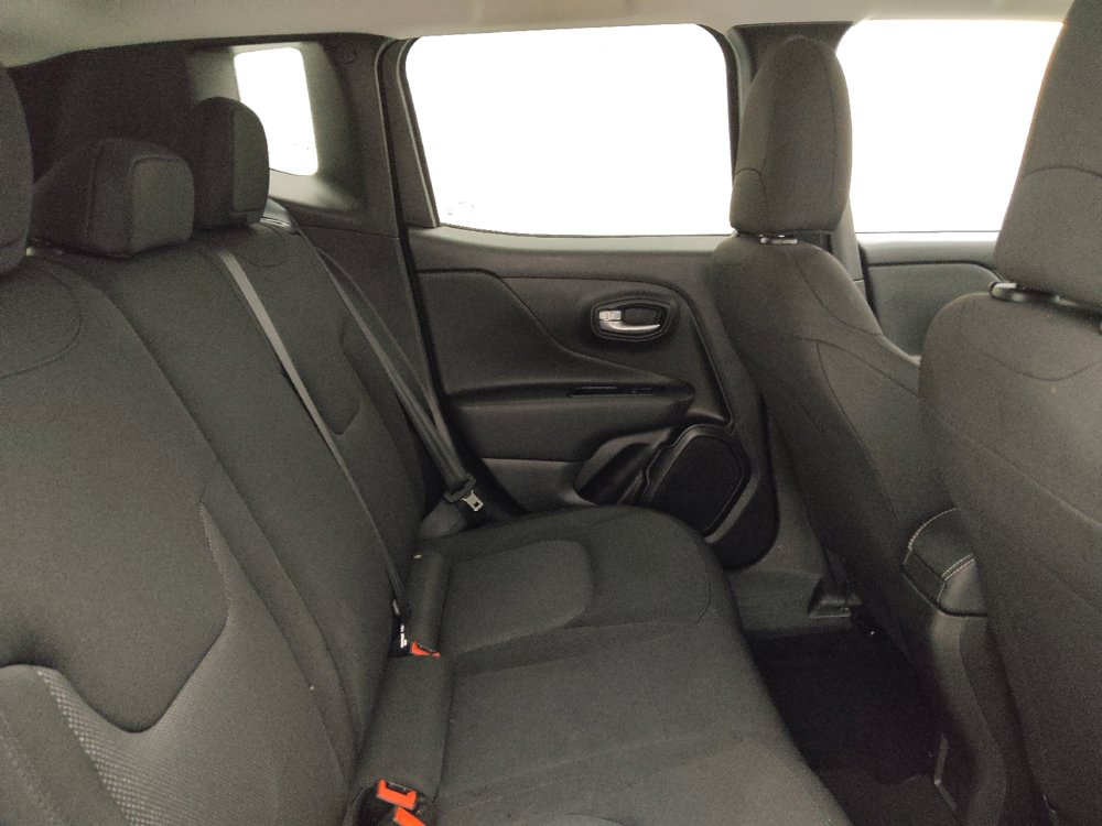 Used 2023 Jeep Renegade Latitude AWD/4WD image 19