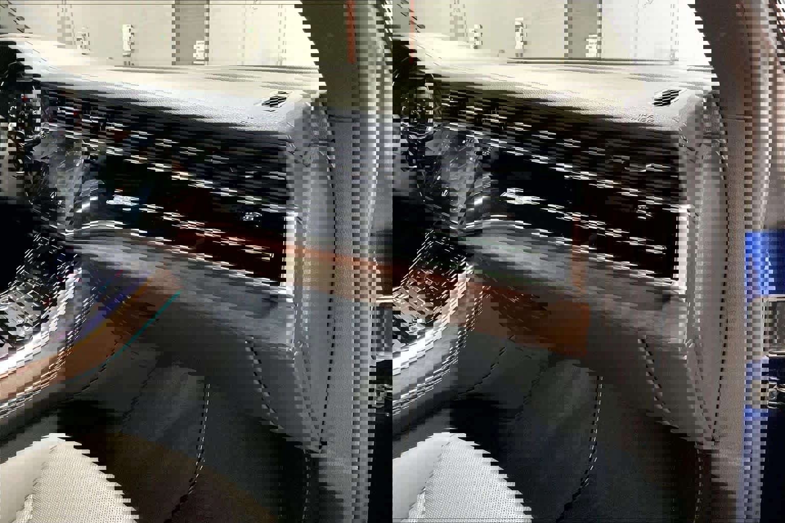 Used 2023 Audi Q8 Premium Plus w/ Premium Plus Package image 17