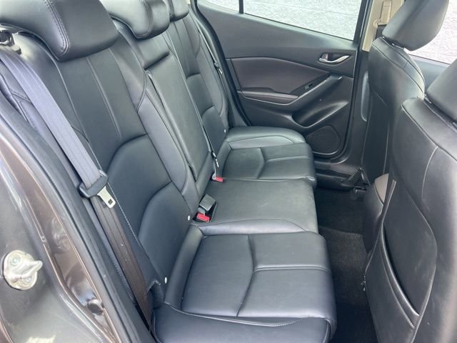 Used 2018 MAZDA MAZDA3 Touring image 36