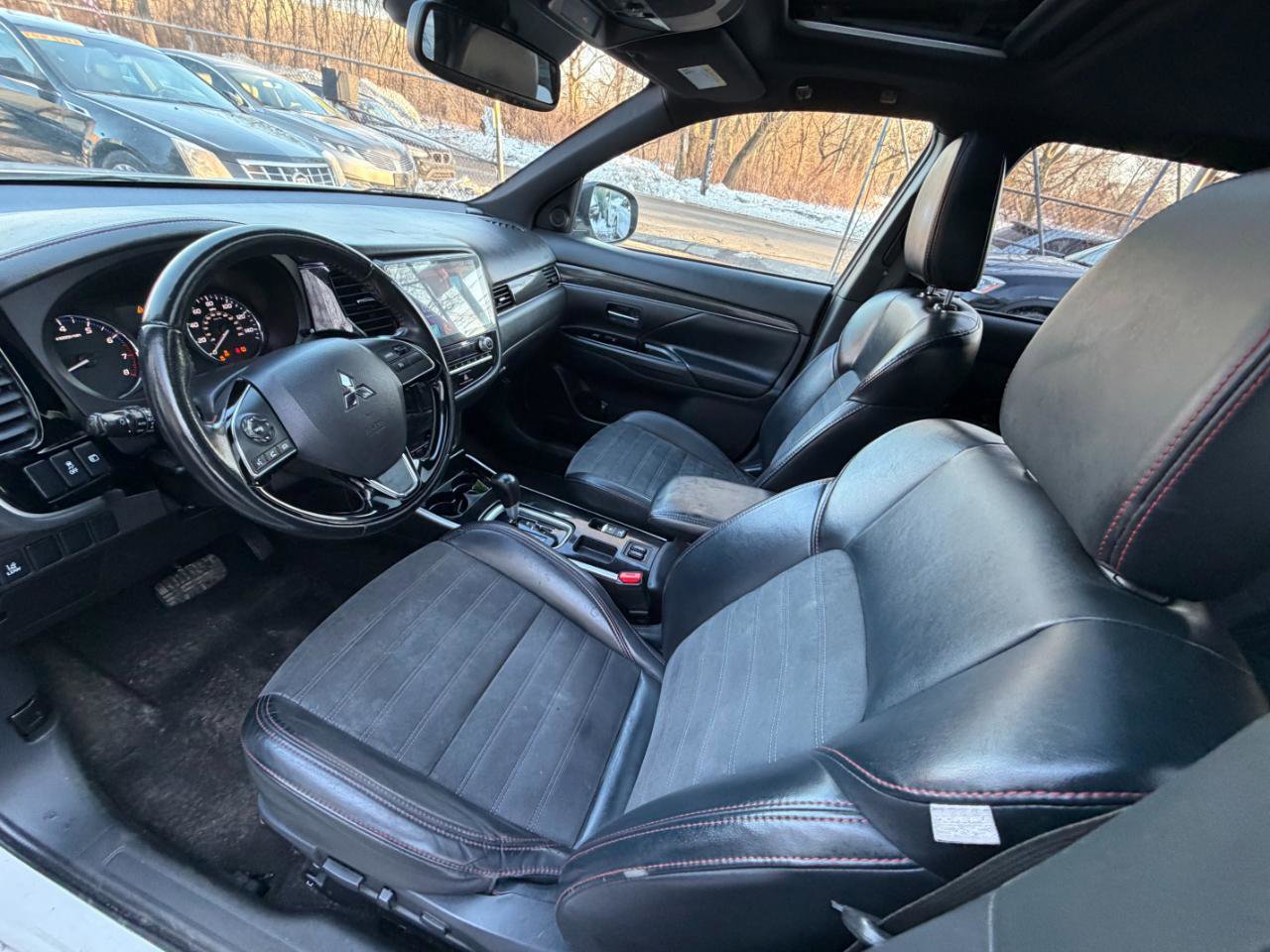 Used 2020 Mitsubishi Outlander LE FWD image 23