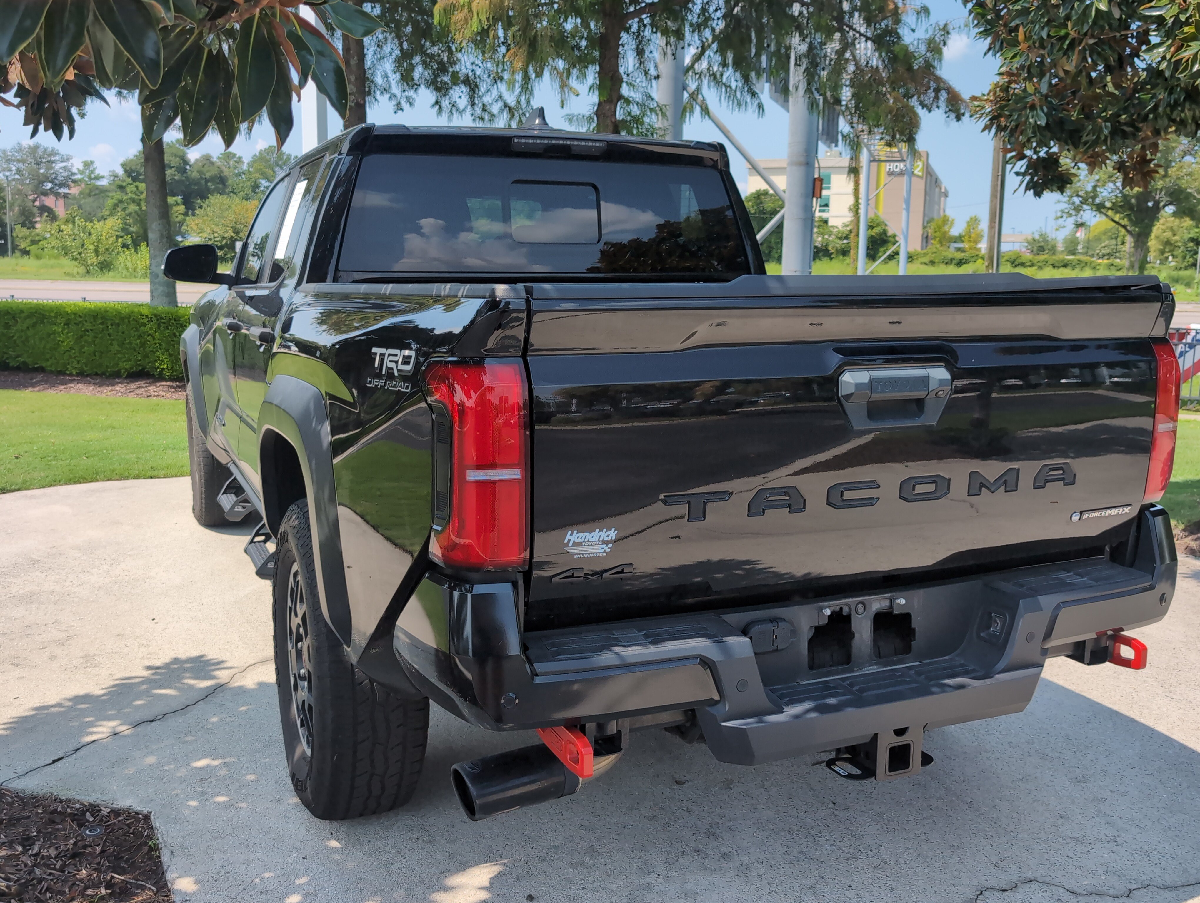 Used 2024 Toyota Tacoma TRD Off-Road w/ TRD Off Road Upgrade Package AWD/4WD image 8