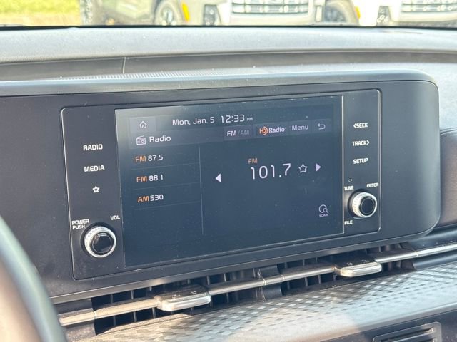 Used 2022 Kia Carnival LX image 18