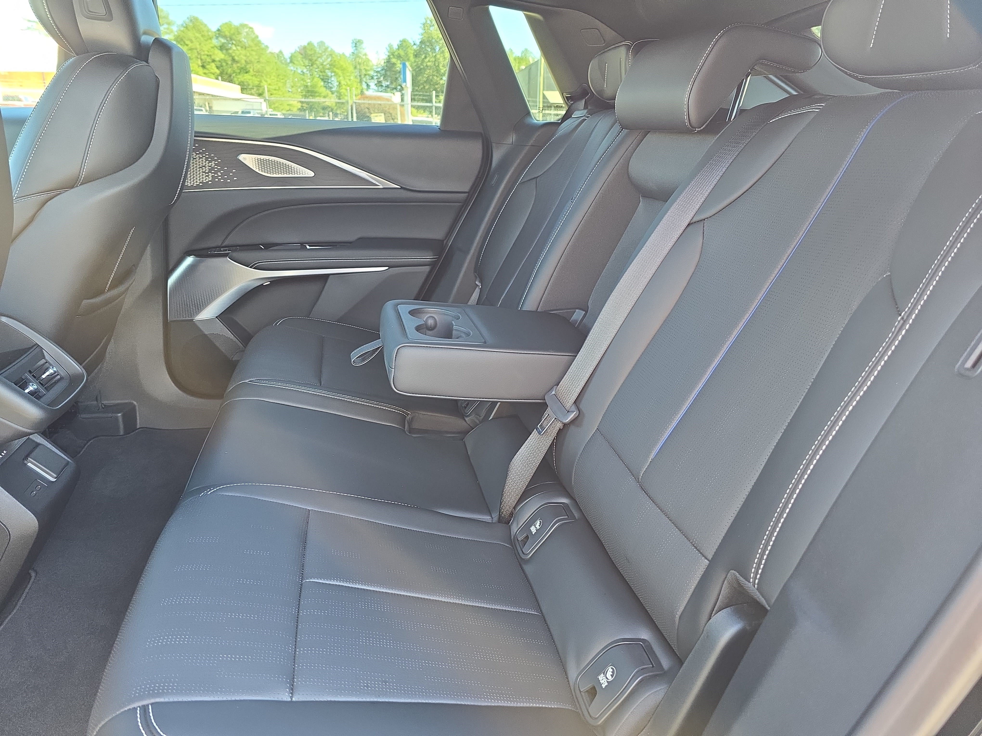 Used 2023 Cadillac Lyriq 2WD image 14