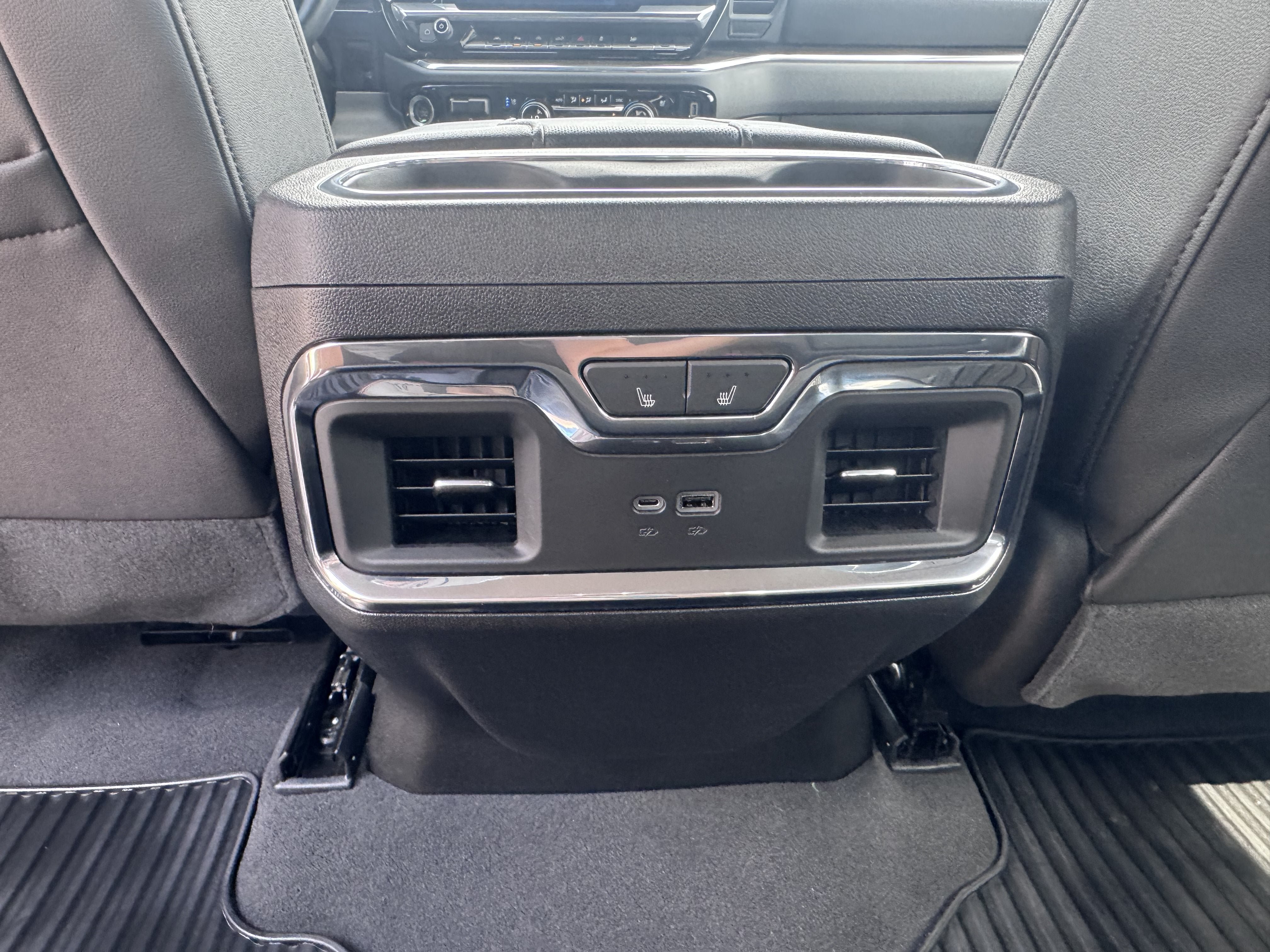 Used 2024 Chevrolet Silverado 1500 LTZ w/ LTZ Convenience Package II AWD/4WD image 15