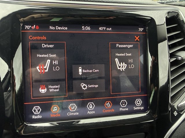 Used 2019 Jeep Cherokee Limited AWD/4WD image 16