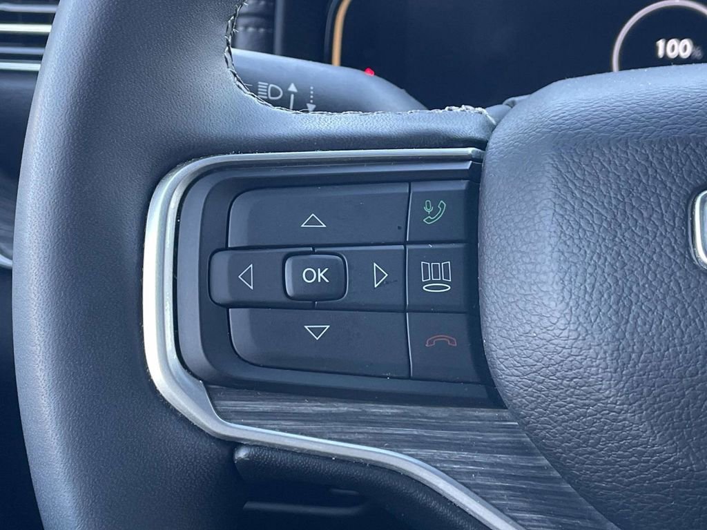 Certified 2024 Jeep Wagoneer Series II w/ Flexible Seating Group image 31