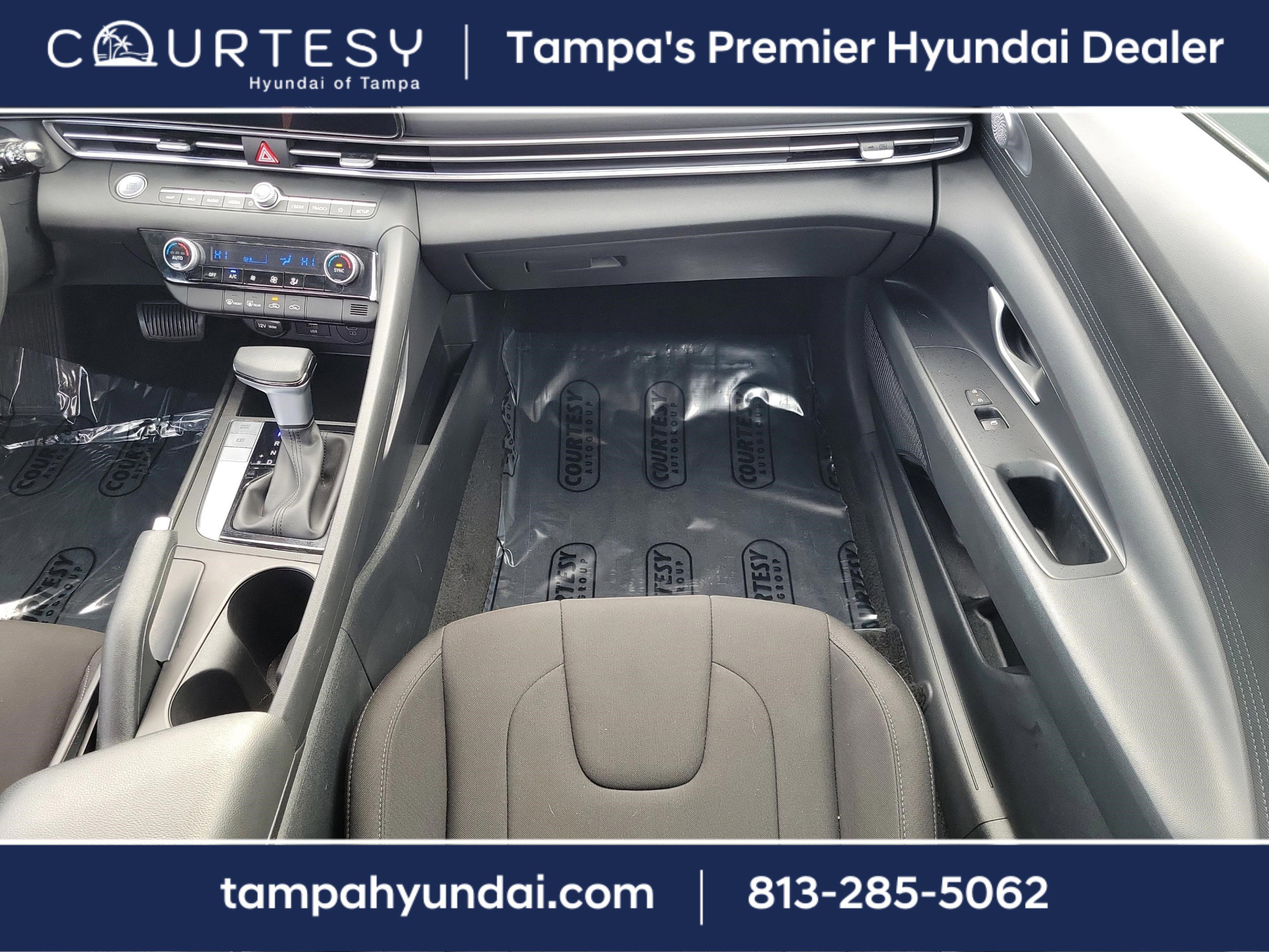 Certified 2024 Hyundai Elantra SEL image 10