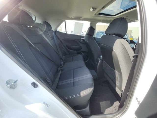 Used 2023 Hyundai Venue SEL FWD image 17