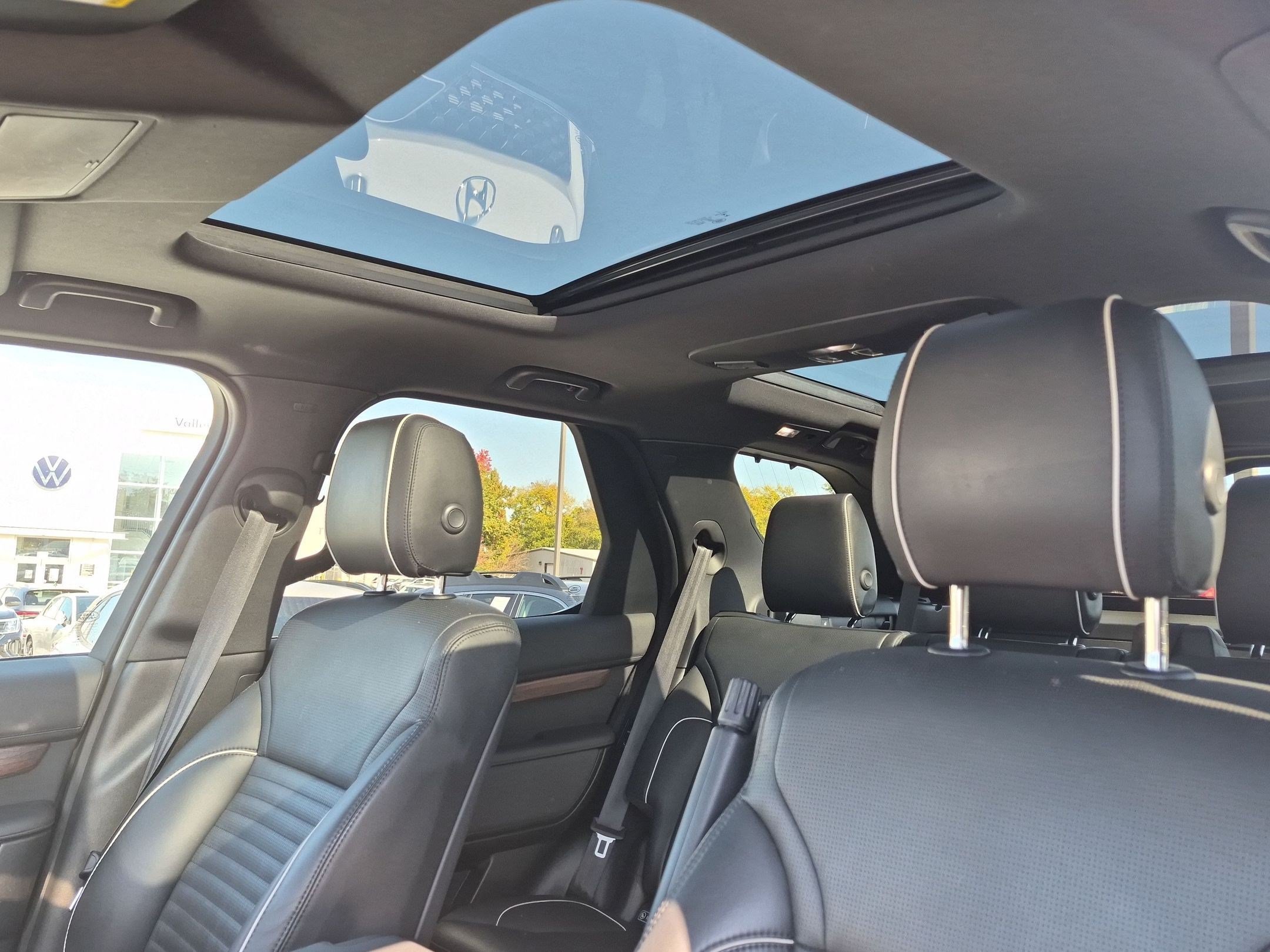 Used 2019 Land Rover Discovery HSE AWD/4WD image 16