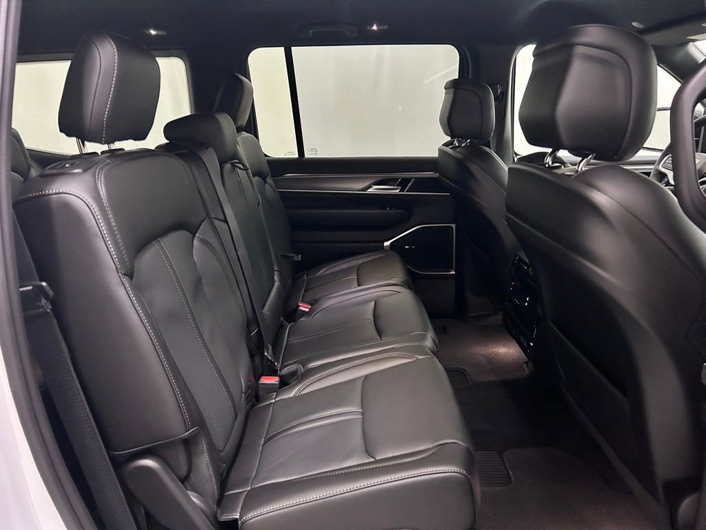 New 2026 Jeep Grand Wagoneer 4WD image 17