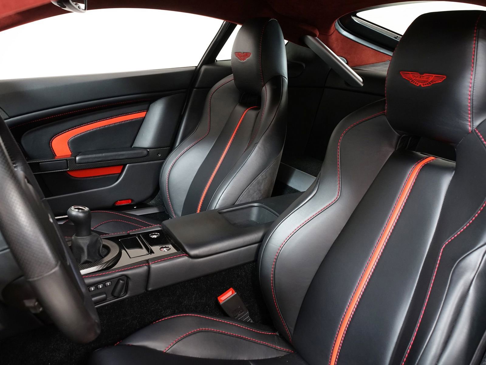 Used 2017 Aston Martin V12 Vantage S image 15