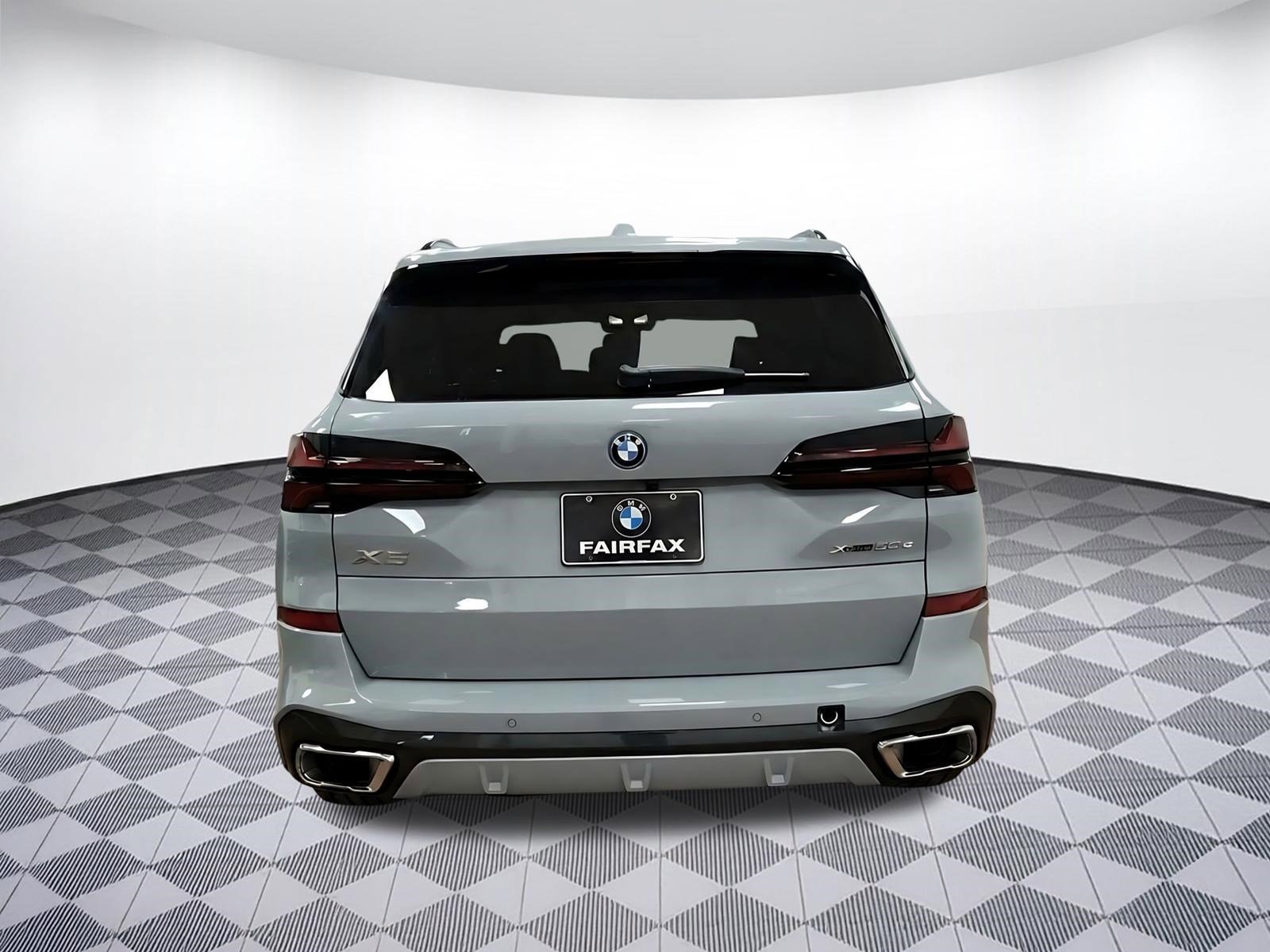 New 2026 BMW X5 xDrive50e image 9