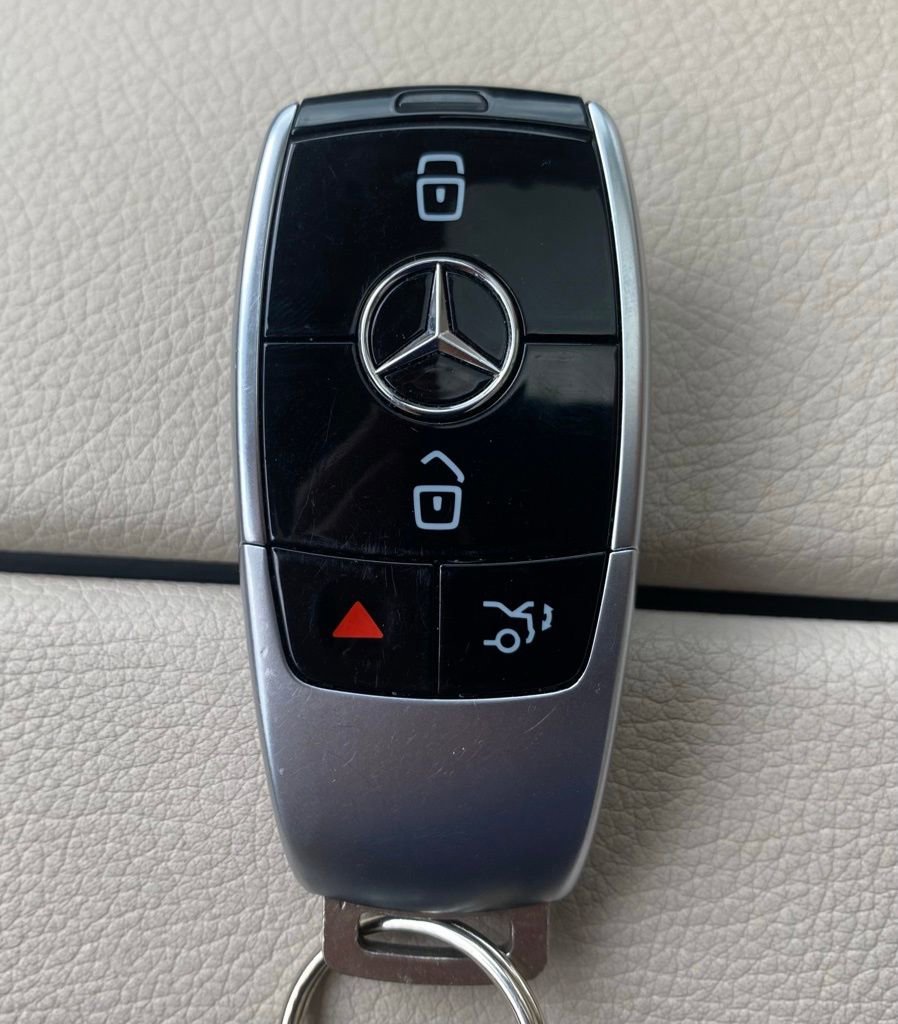 Used 2021 Mercedes-Benz E 350 4MATIC Sedan image 35