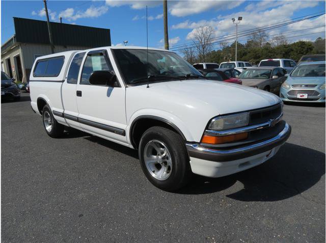 Used 2001 Chevrolet S10 Pickup LS w/ Preferred Equipment Group RWD image 1