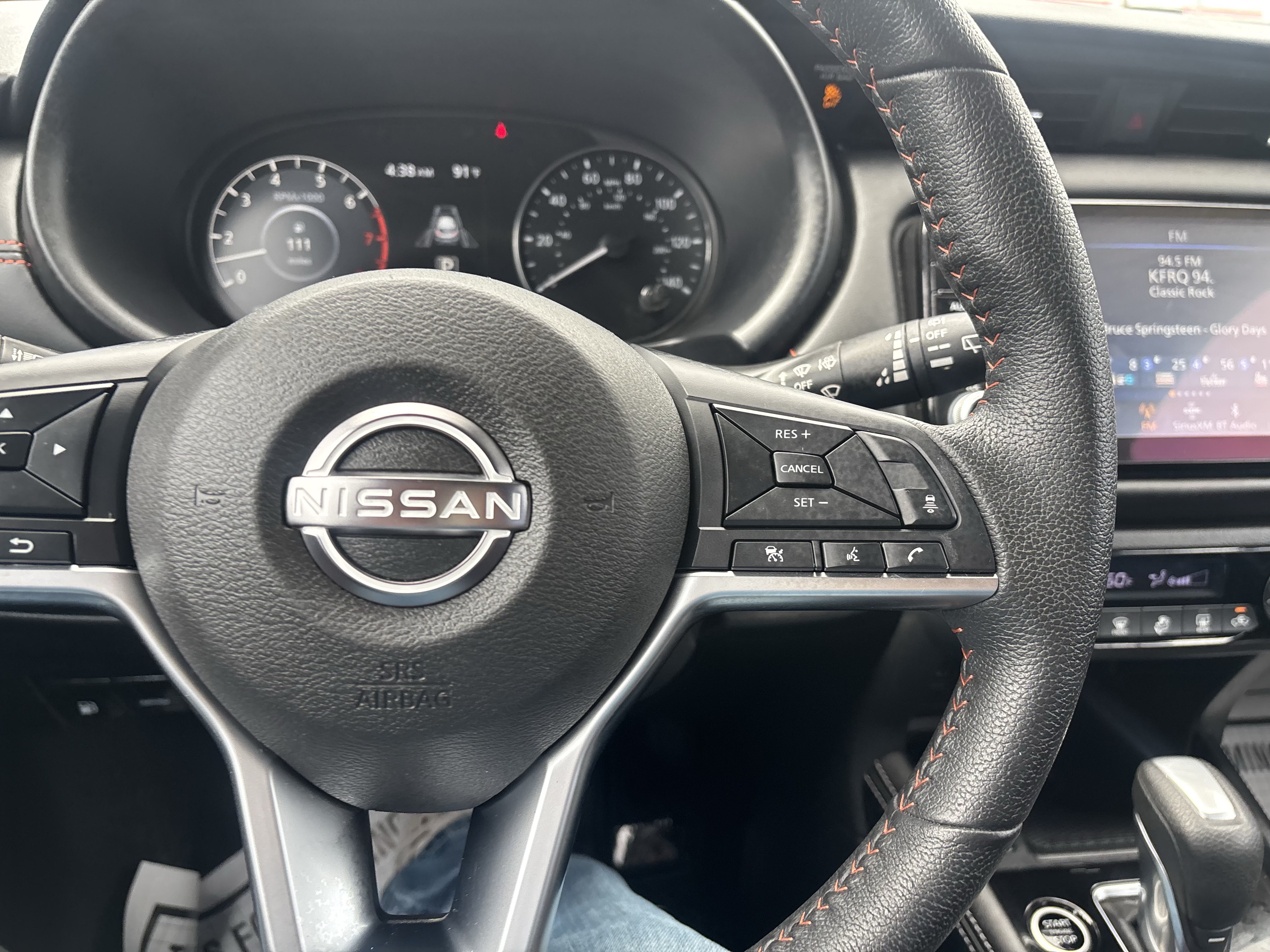 Used 2023 Nissan Kicks SR w/ Exterior Package FWD image 27