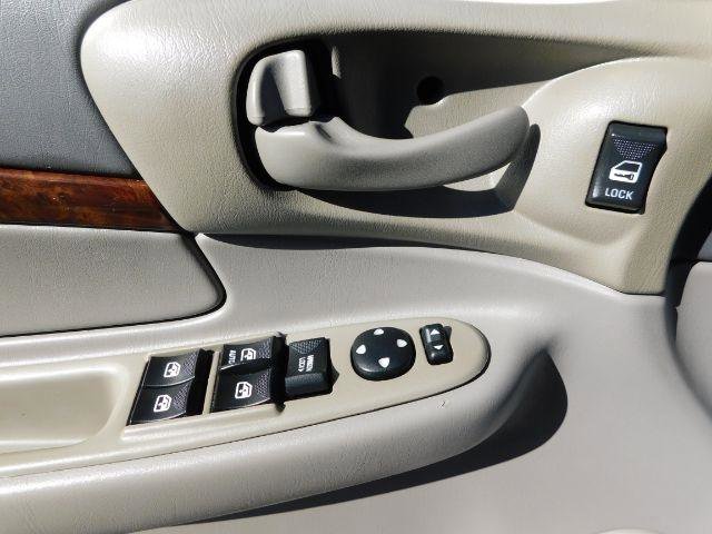 Used 2005 Chevrolet Impala LS w/ Preferred Equipment Group image 12