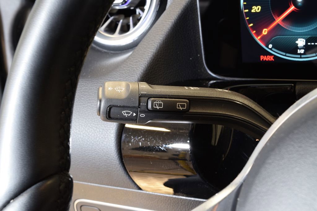 Used 2023 Mercedes-Benz GLA 250 4MATIC image 17