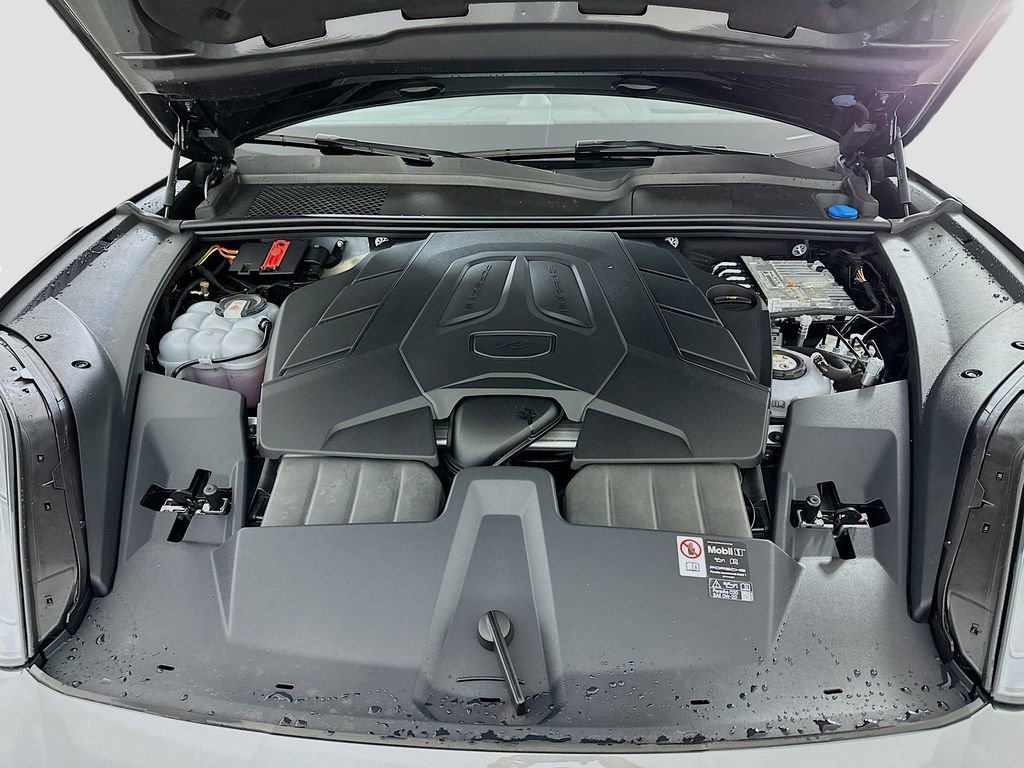 New 2025 Porsche Cayenne E-Hybrid Coupe image 32