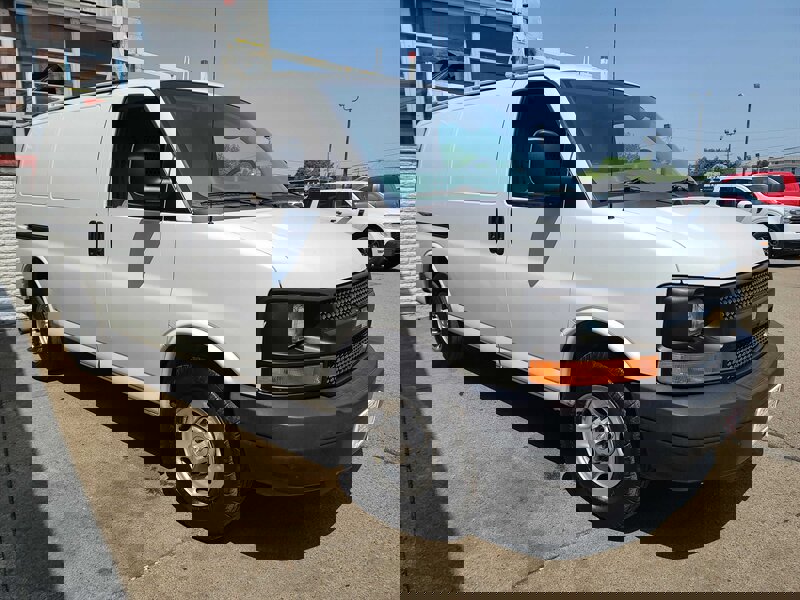 Used 2015 Chevrolet Express 2500 2500 3DR CARGO VAN /V8 image 4