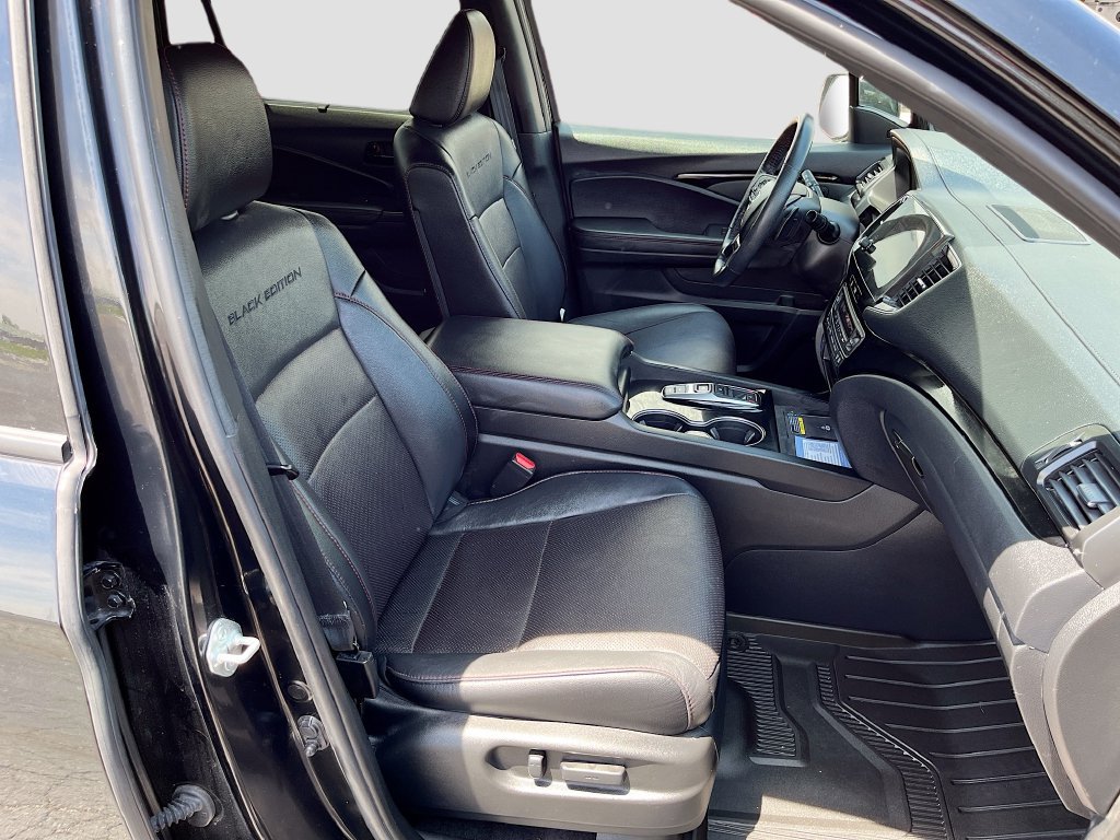 Used 2025 Honda Passport Black Edition image 30