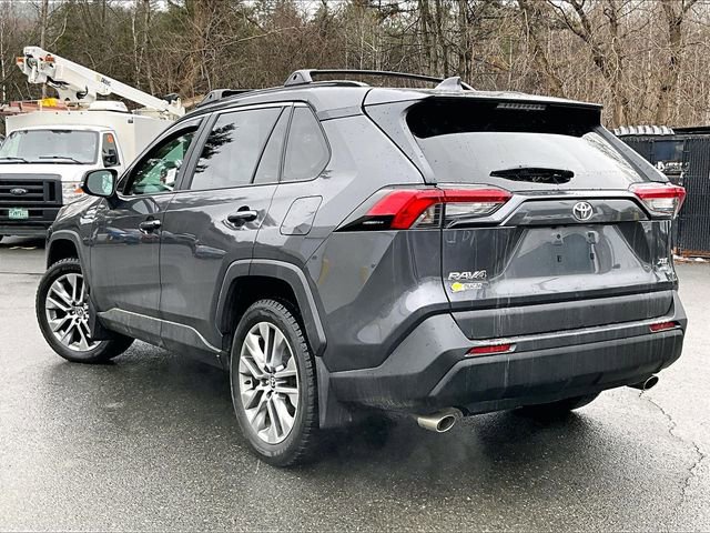 Used 2022 Toyota RAV4 XLE Premium image 2