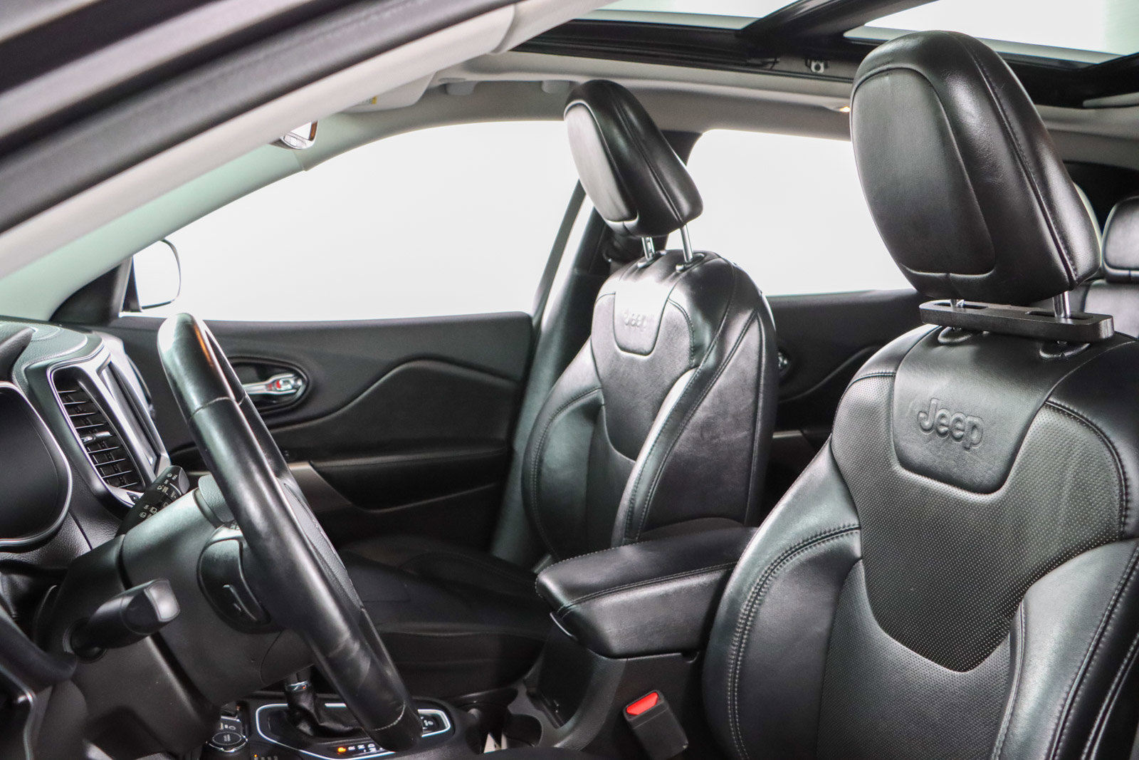 Used 2021 Jeep Cherokee Latitude Lux w/ Sun & Sound Group image 24