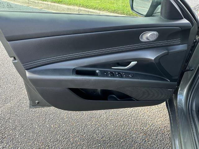 Used 2024 Hyundai Elantra Limited FWD image 10