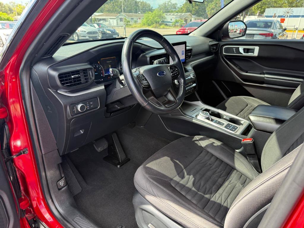 Used 2020 Ford Explorer XLT image 22