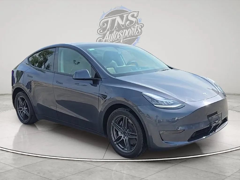 Used 2021 Tesla Model Y Long Range AWD/4WD image 7