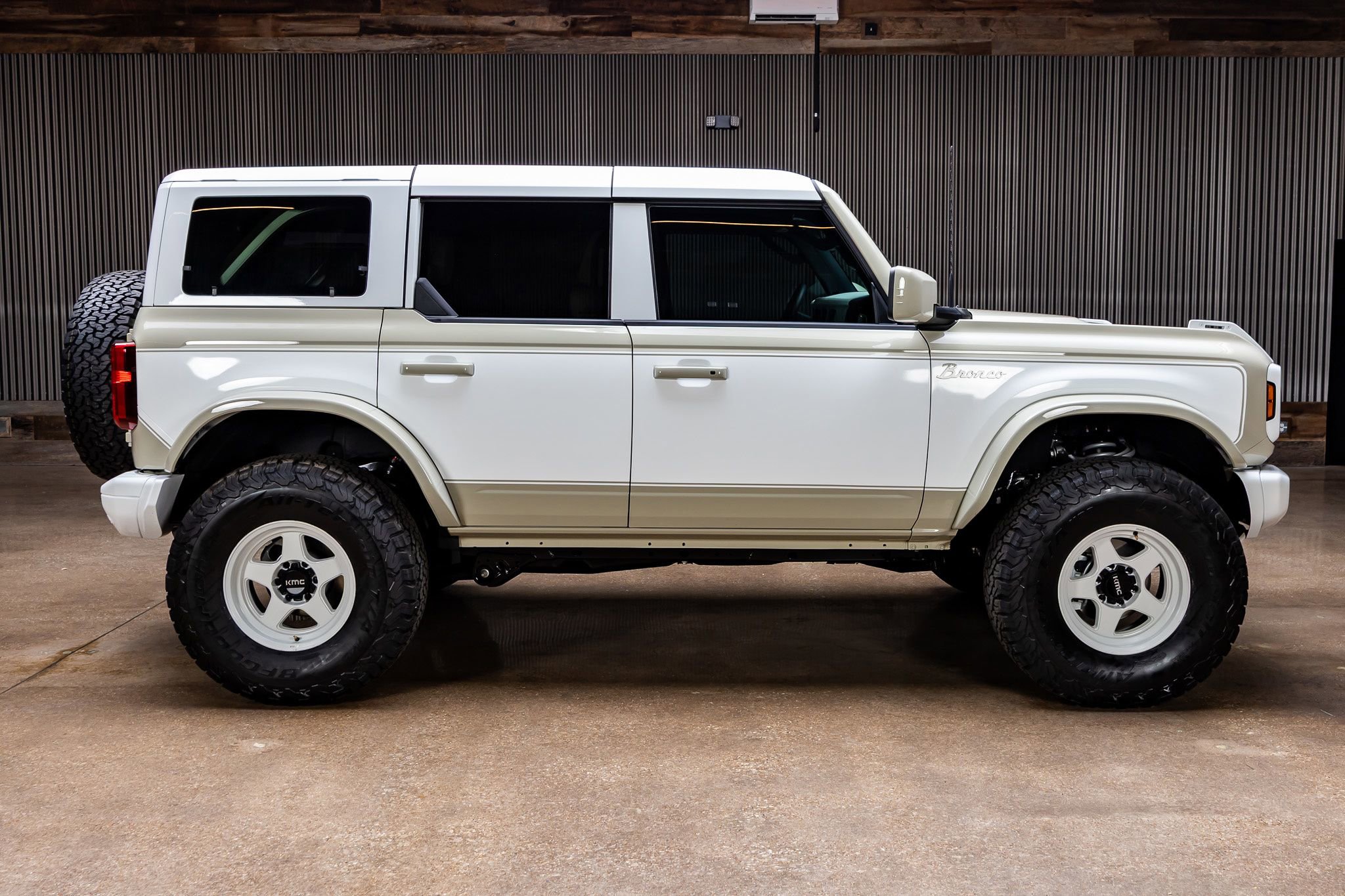 Used 2026 Ford Bronco Heritage Edition AWD/4WD image 11