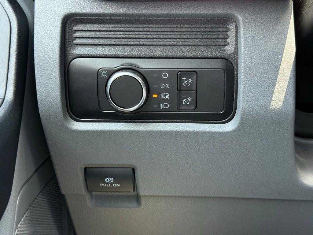New 2025 Ford F550 2WD Regular Cab Super Duty image 27