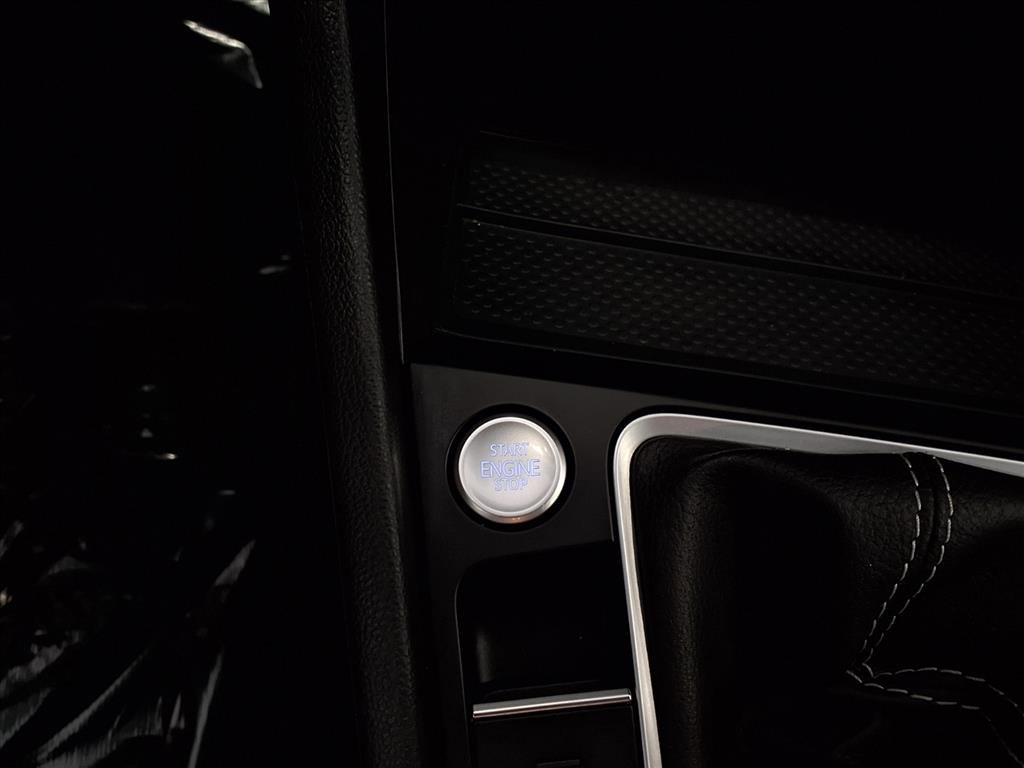 Used 2025 Volkswagen Jetta SE image 25