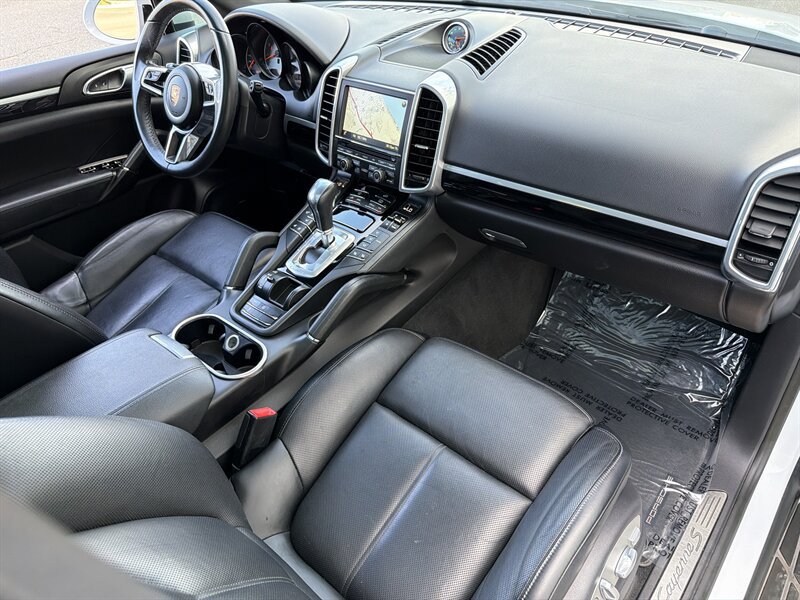 Used 2015 Porsche Cayenne S AWD/4WD image 12
