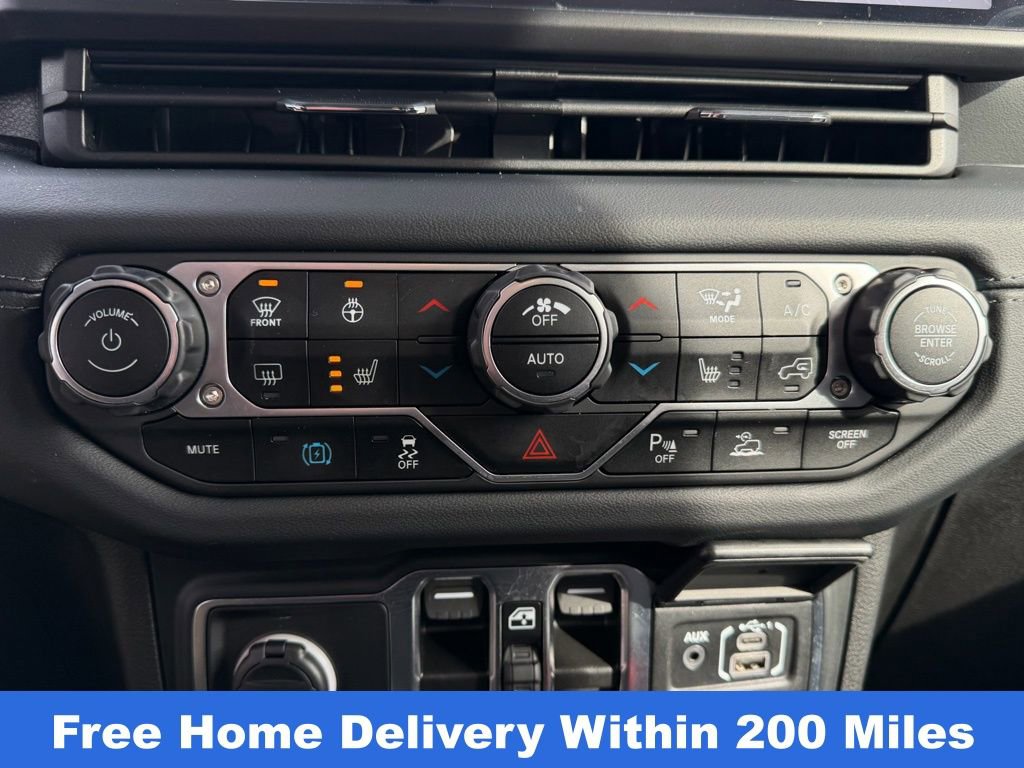 Used 2024 Jeep Wrangler Unlimited Sahara w/ Technology Group image 26