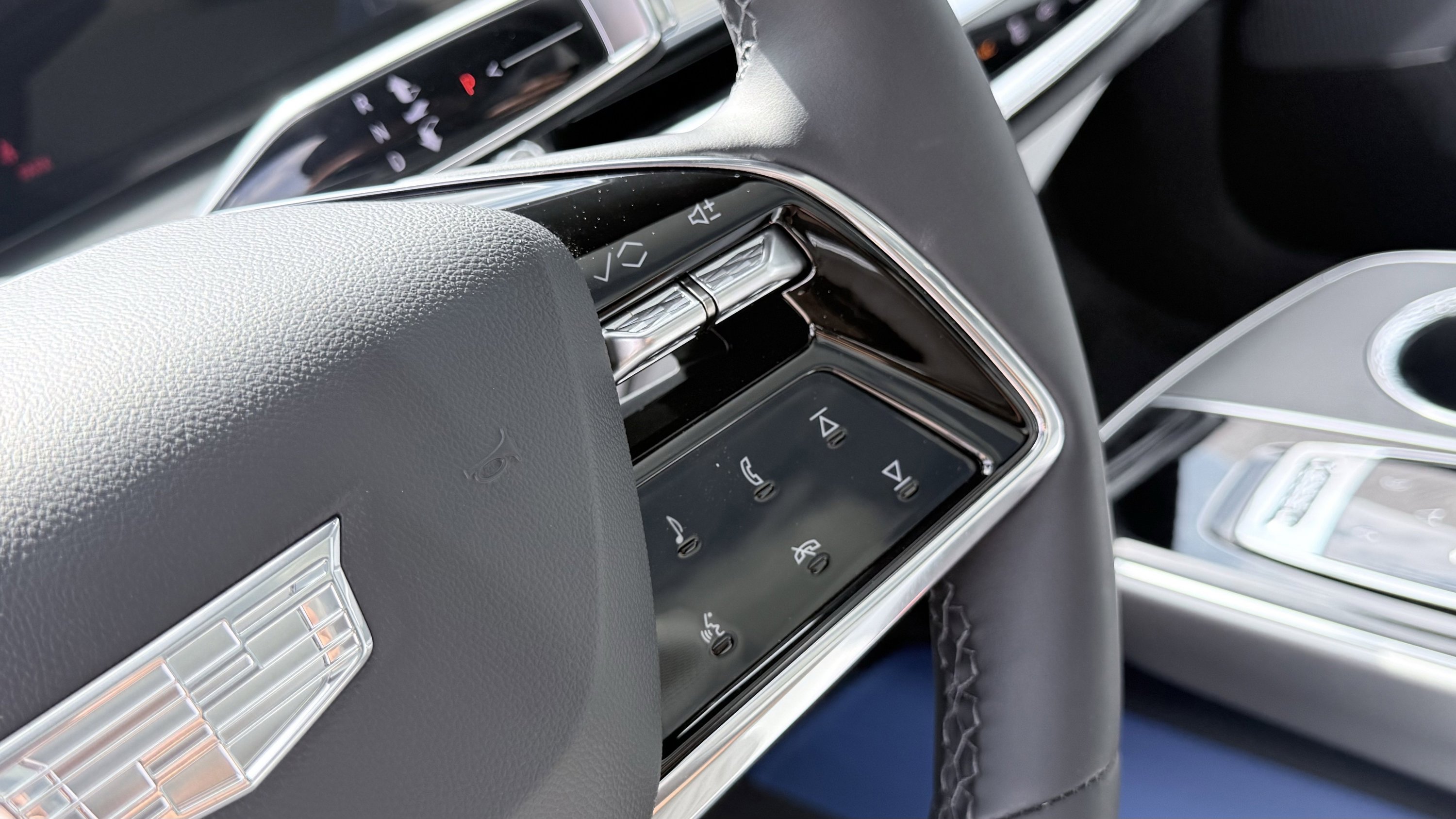 Used 2024 Cadillac Lyriq Luxury AWD/4WD image 60