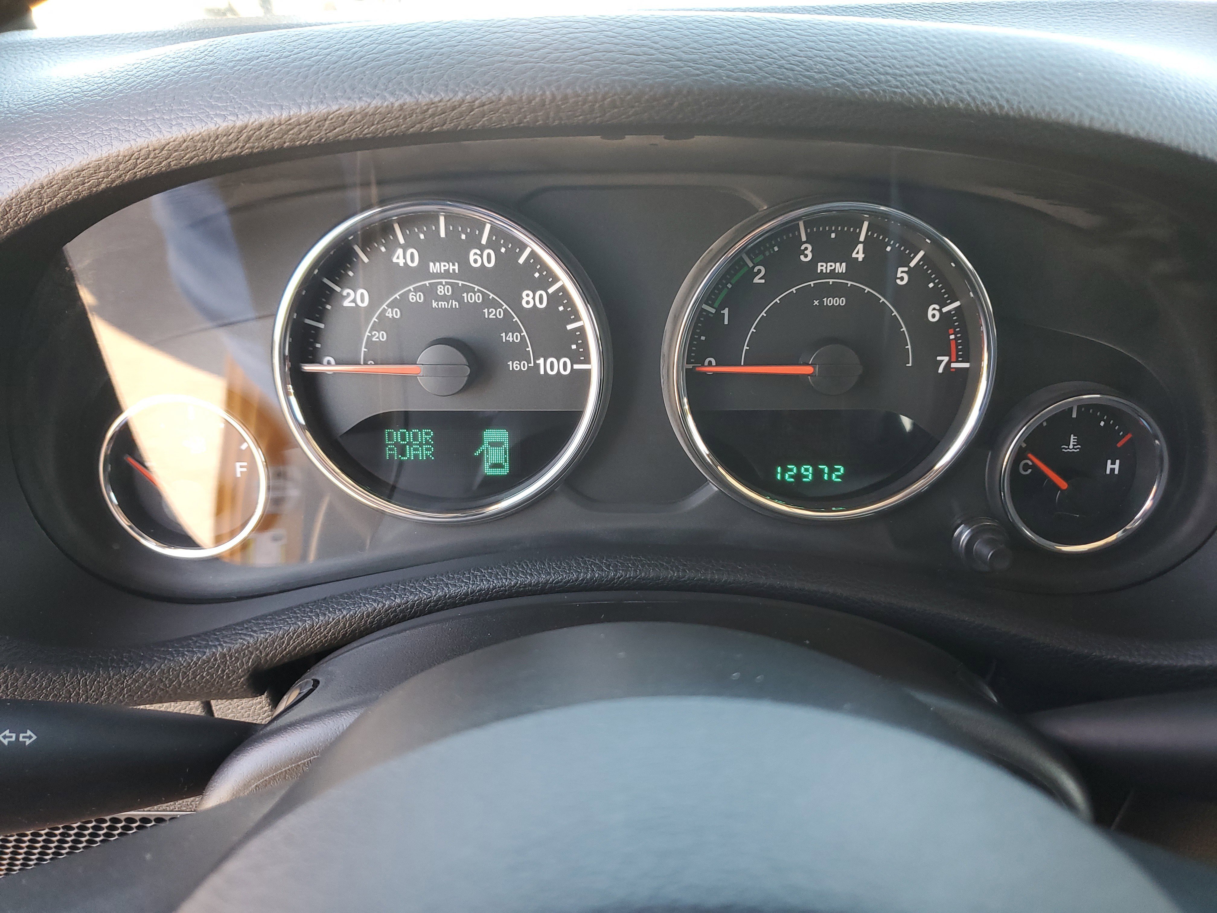 Used 2014 Jeep Wrangler Unlimited Sahara w/ Connectivity Group image 30