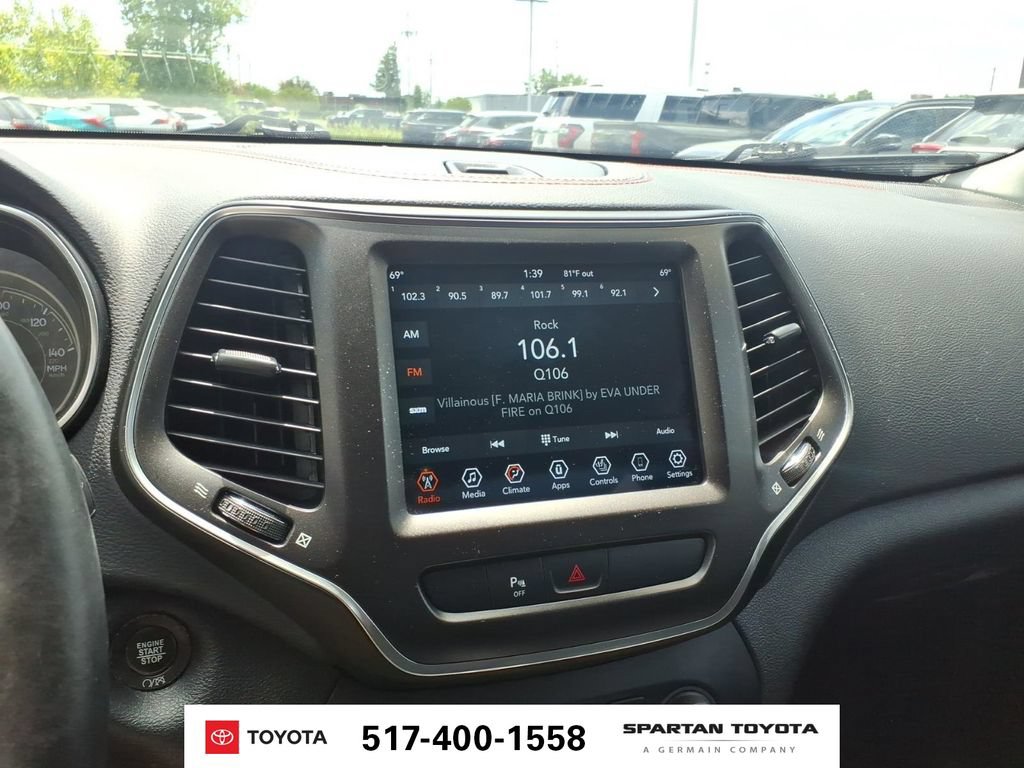 Used 2019 Jeep Cherokee Trailhawk w/ Cold Weather Group AWD/4WD image 20