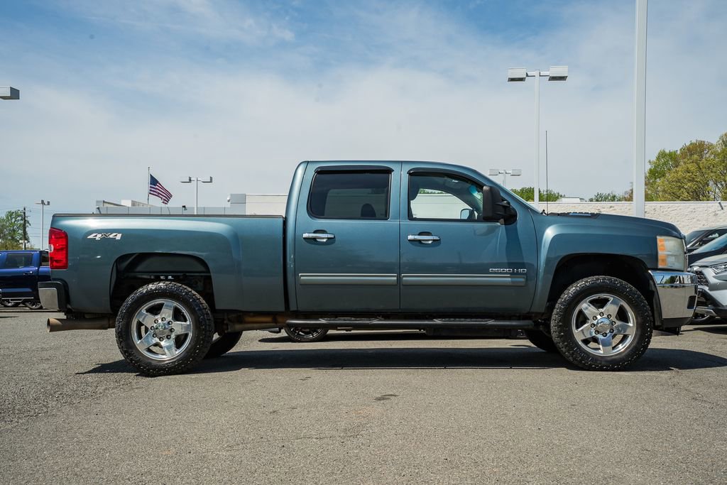 Used 2012 Chevrolet Silverado 2500 LT w/ Interior Plus Package AWD/4WD image 3
