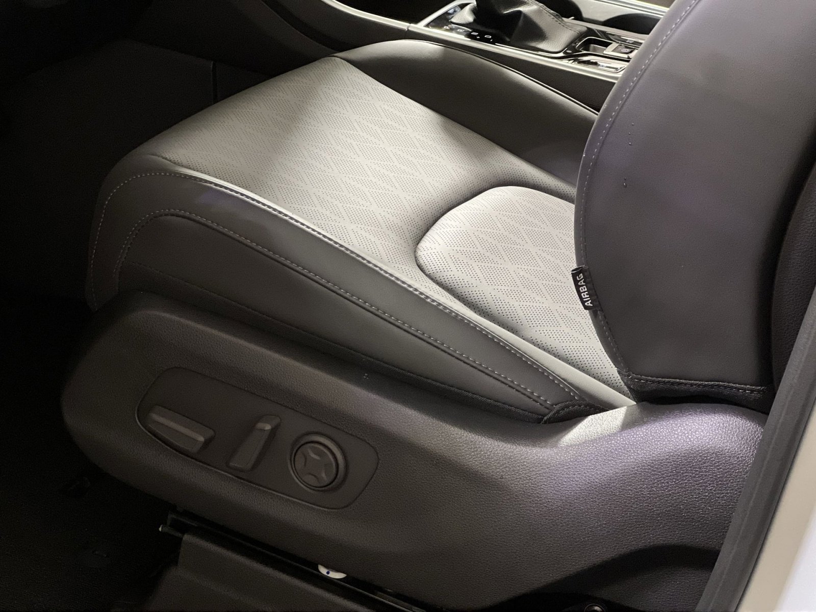 New 2026 Kia Carnival SX w/ SX Dark Edition Package image 12