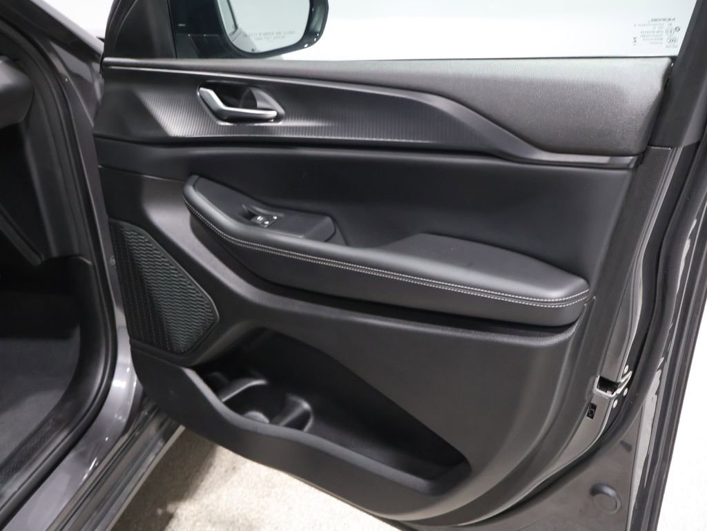 Used 2024 Jeep Grand Cherokee L Altitude image 27