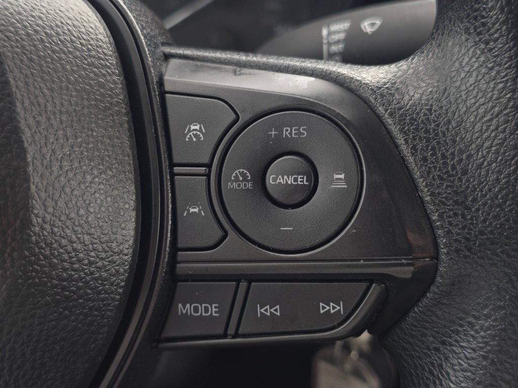 Used 2025 Toyota Corolla LE FWD image 41