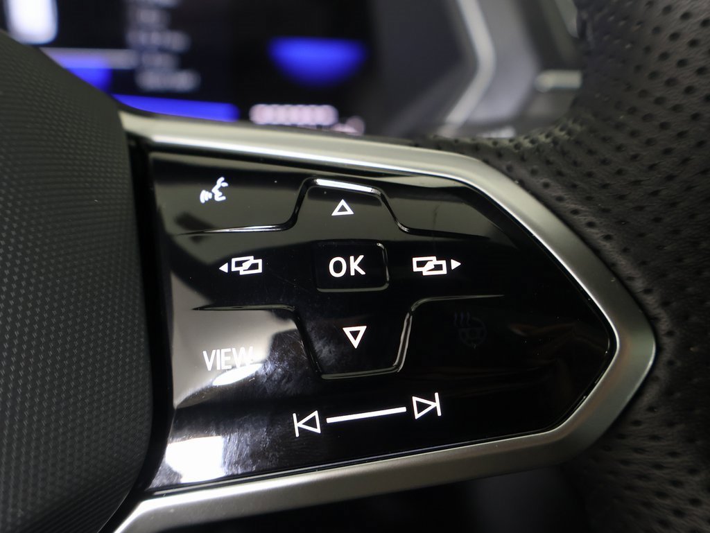 Used 2023 Volkswagen Tiguan SE R-Line image 30