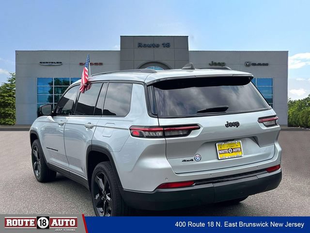 Used 2023 Jeep Grand Cherokee L Laredo AWD/4WD image 4