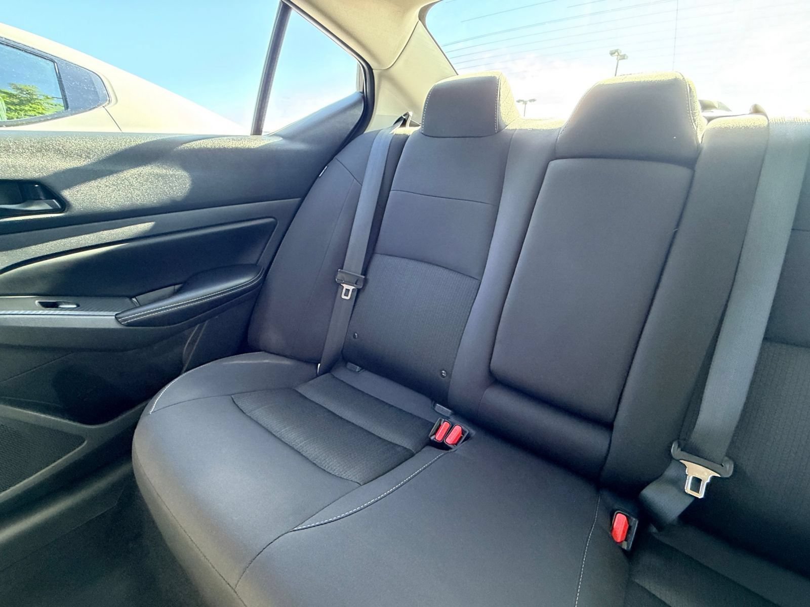 Used 2025 Nissan Altima 2.5 SV FWD image 39