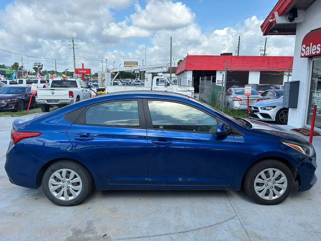 Used 2021 Hyundai Accent SE FWD image 6