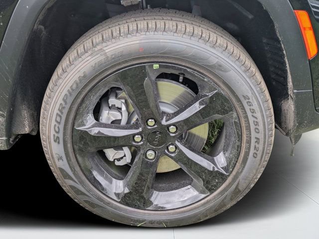 New 2025 Jeep Grand Cherokee L Limited w/ Black Appearance Package image 9