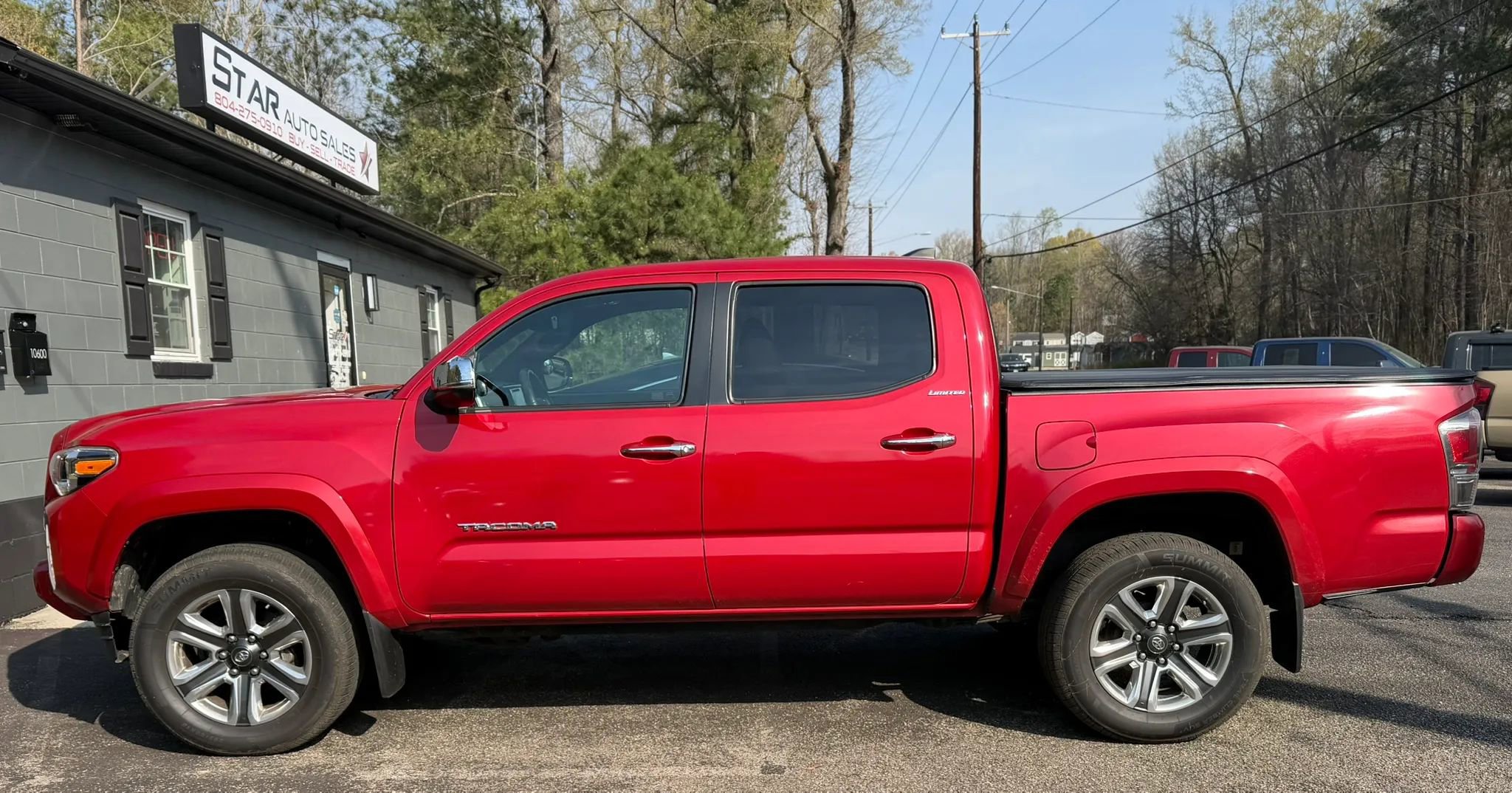 Used 2017 Toyota Tacoma Limited image 8
