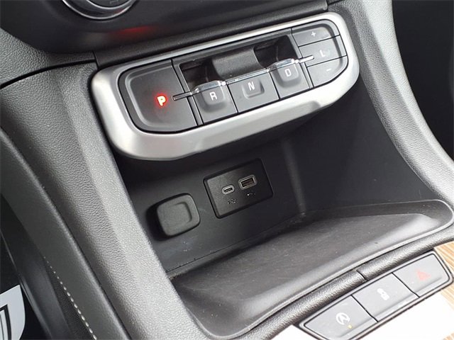 Used 2023 GMC Acadia SLE w/ Driver Convenience Package image 11